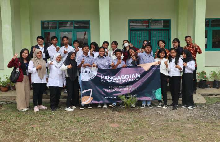 KUNJUNGAN JAKARTA INTERNATIONAL UNIVERSITY (JIU) KE SMK TARUNATAMA  DALAM RANGKA PENGABDIAN KEPADA M